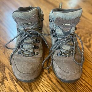Hi-Tec Brown Hiking Boots Durable Outdoor Footwear Women’s Size 9.5